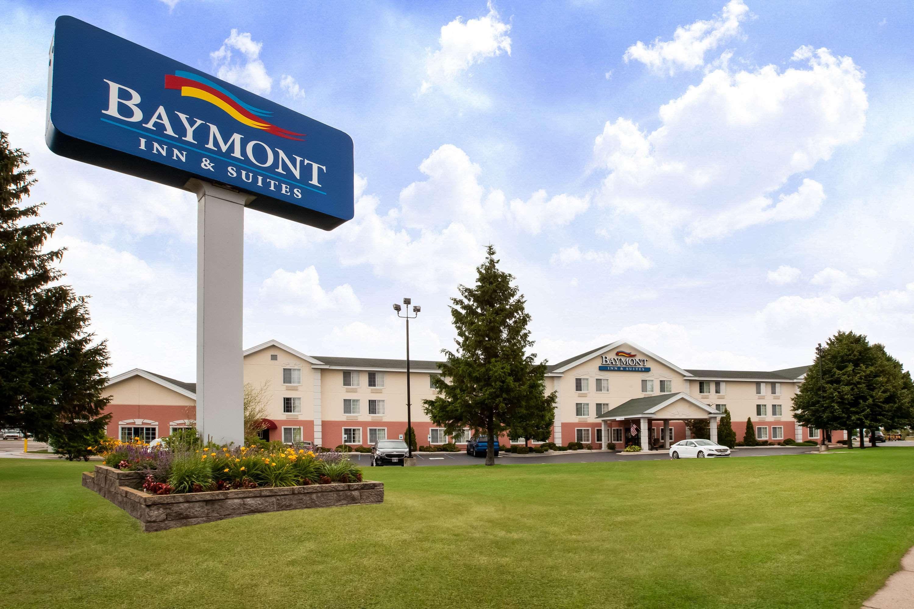 Baymont By Wyndham Mackinaw City Extérieur photo