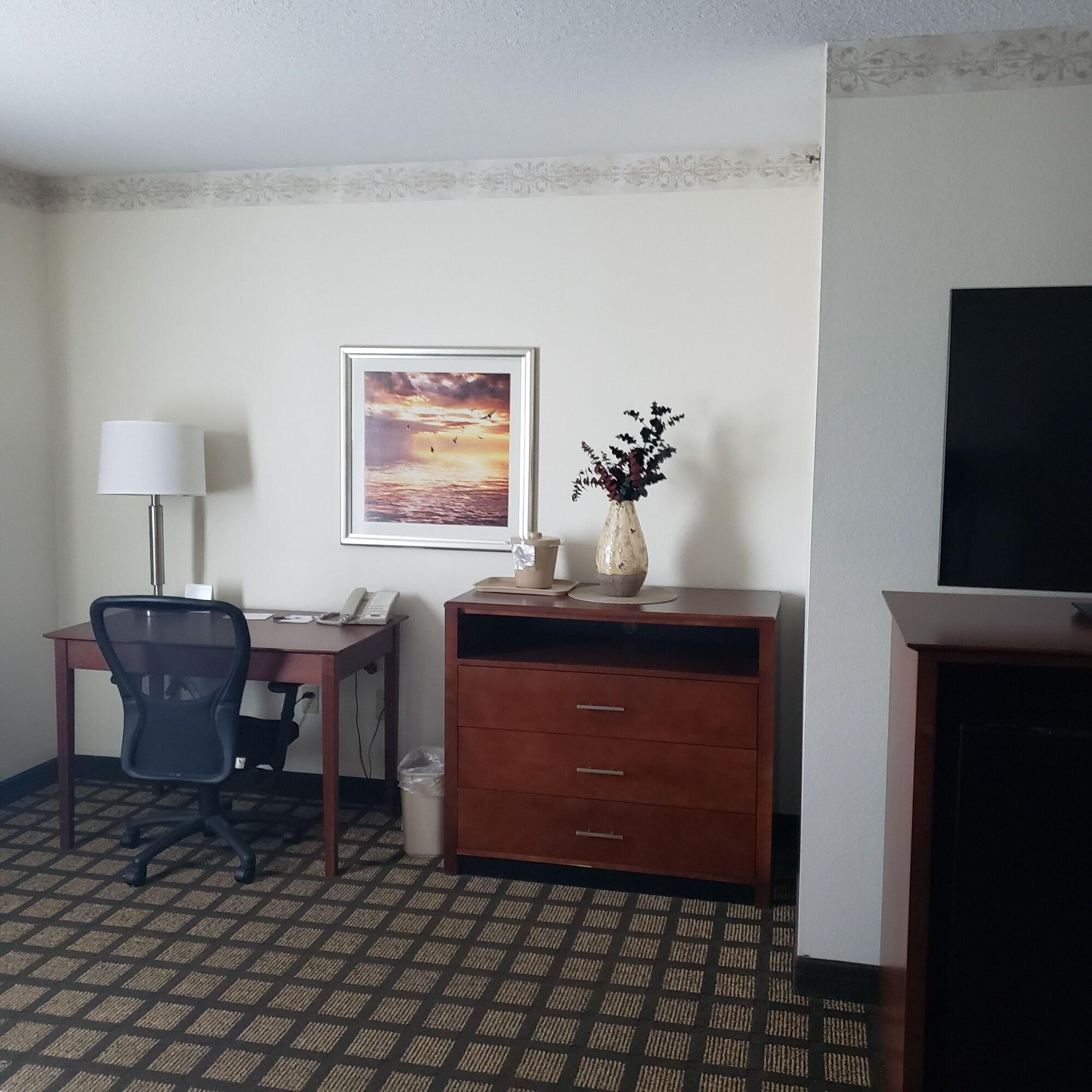 Baymont By Wyndham Mackinaw City Extérieur photo