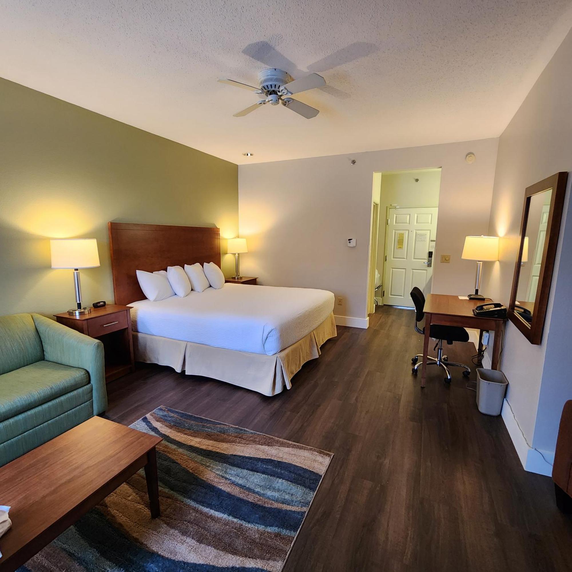 Baymont By Wyndham Mackinaw City Extérieur photo