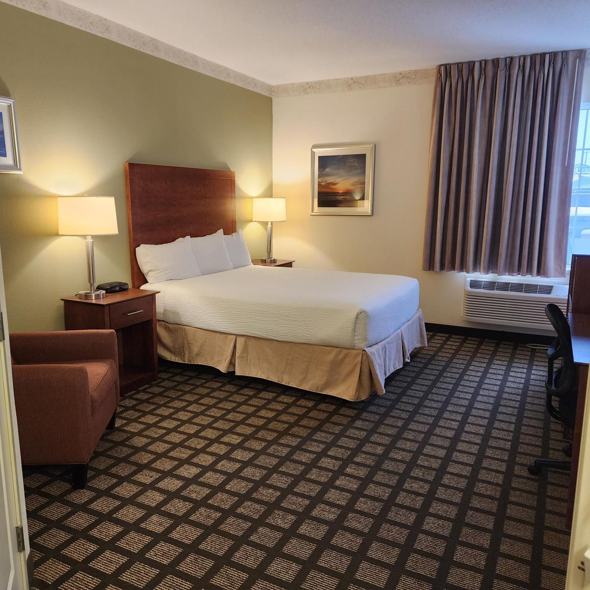 Baymont By Wyndham Mackinaw City Extérieur photo