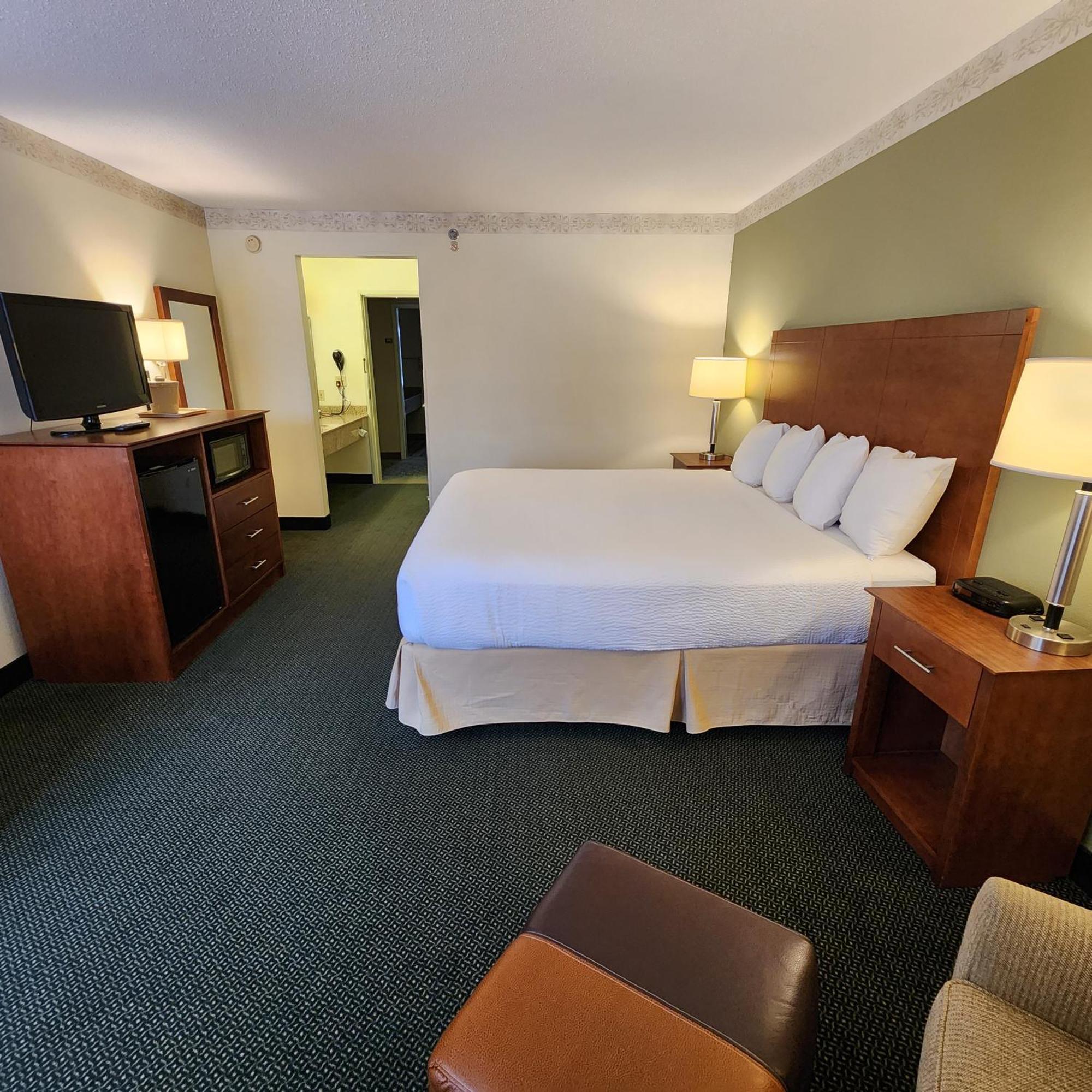 Baymont By Wyndham Mackinaw City Extérieur photo