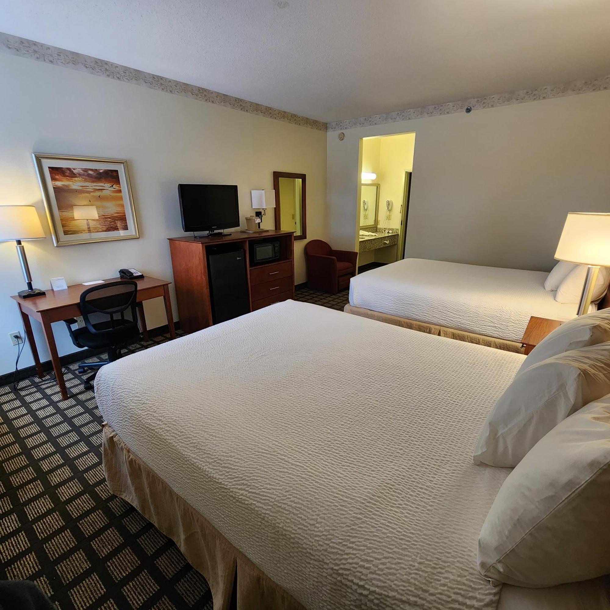Baymont By Wyndham Mackinaw City Extérieur photo