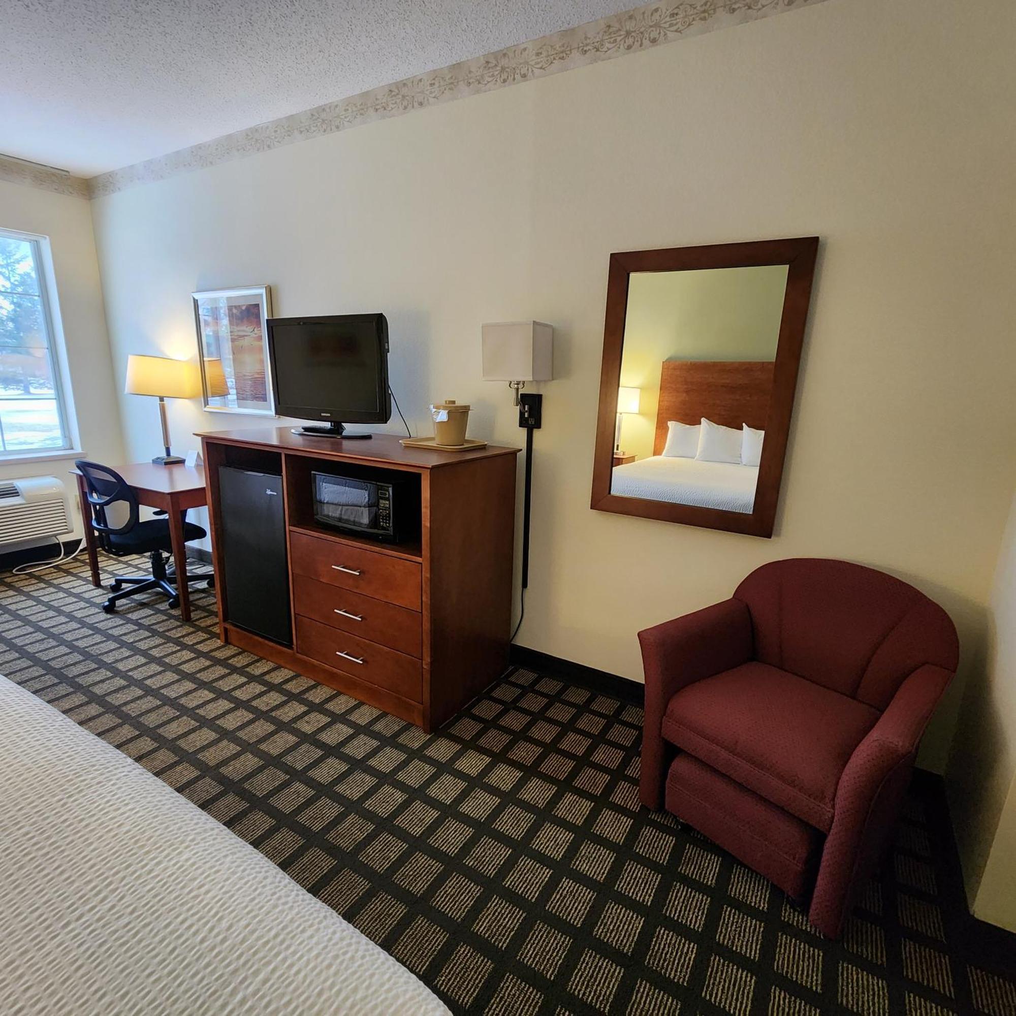Baymont By Wyndham Mackinaw City Extérieur photo