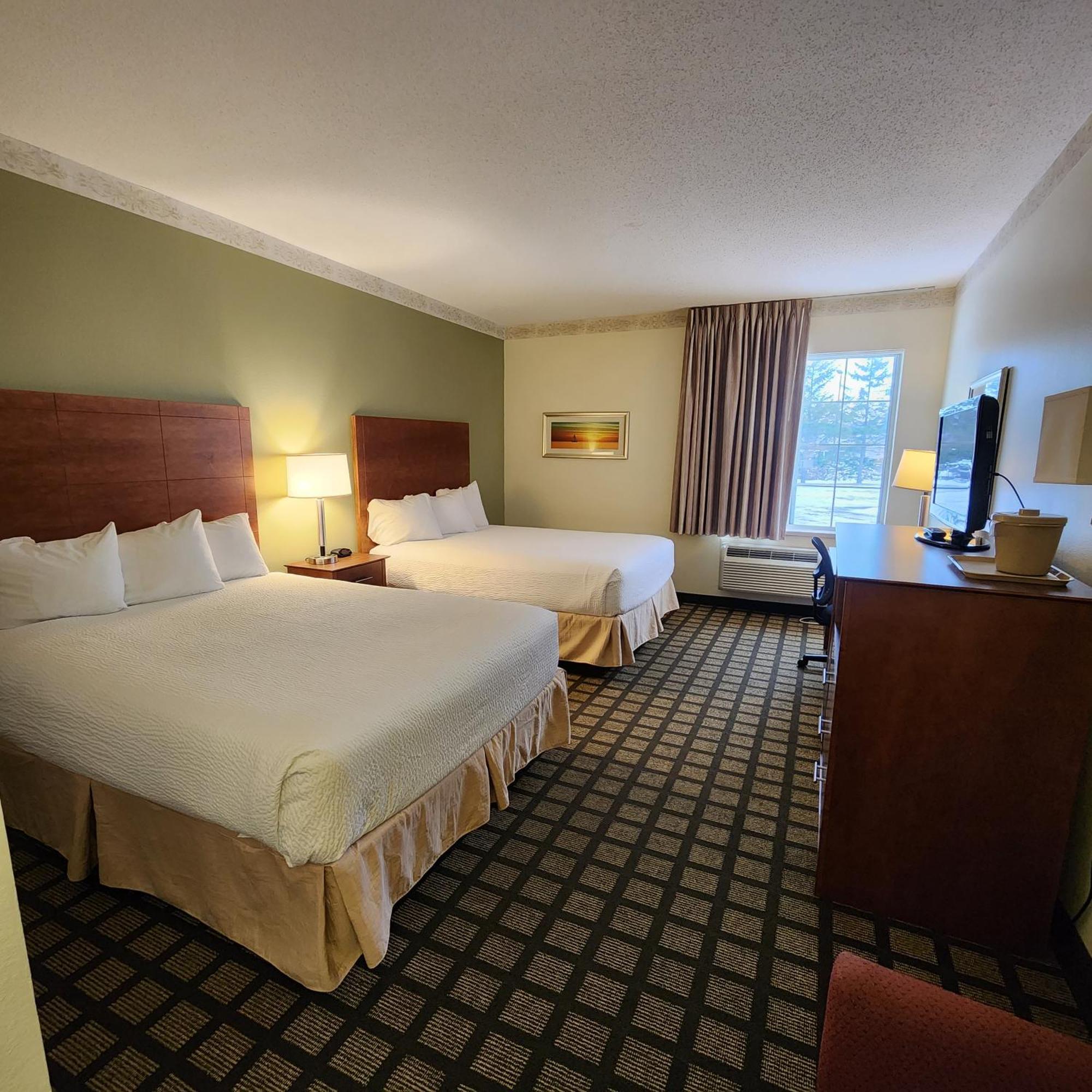 Baymont By Wyndham Mackinaw City Extérieur photo