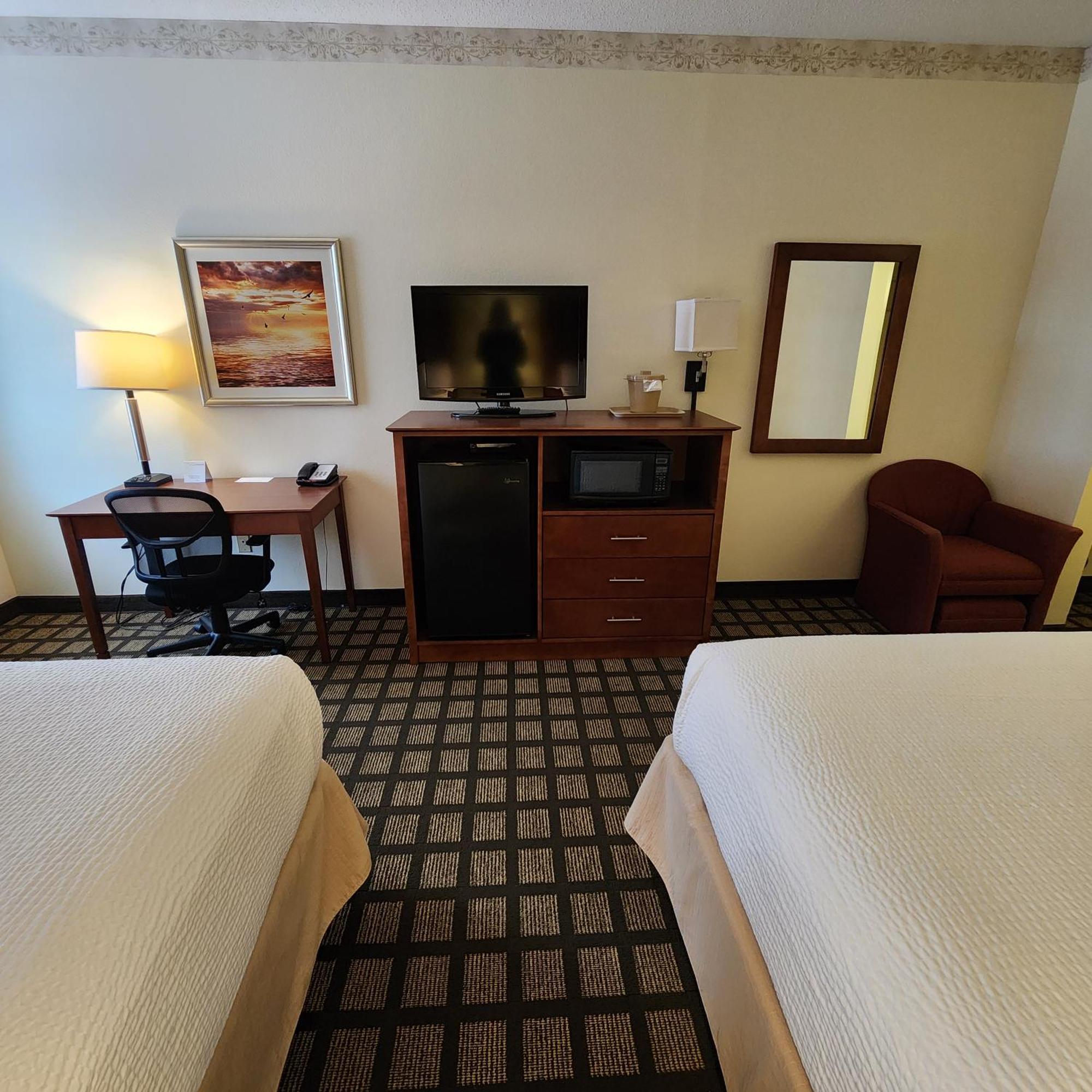 Baymont By Wyndham Mackinaw City Extérieur photo