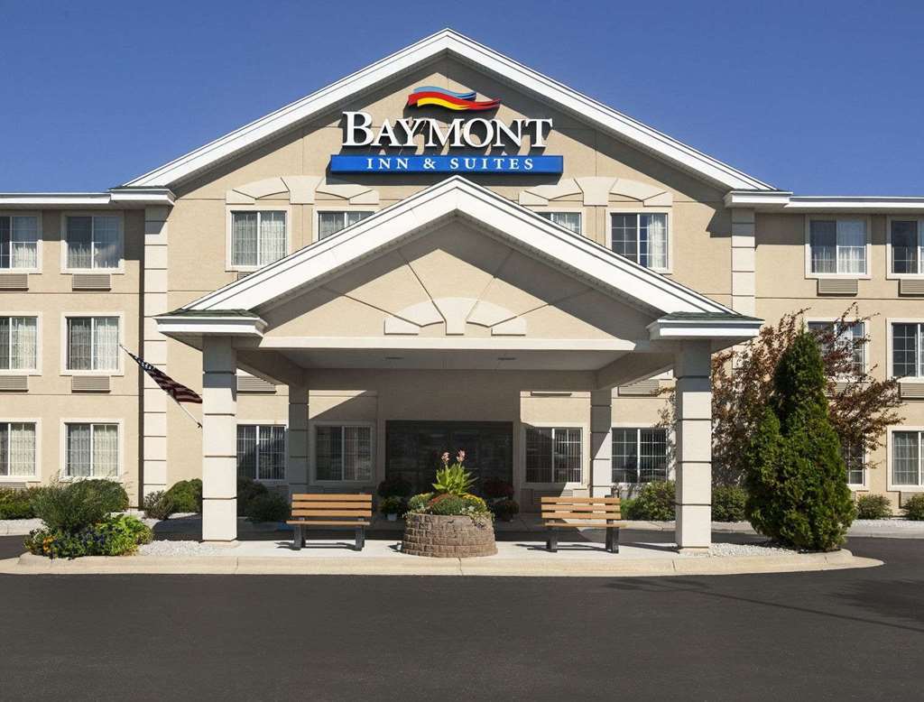 Baymont By Wyndham Mackinaw City Extérieur photo